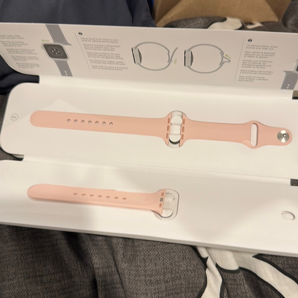 Light pink Apple Watch bracelet never worn